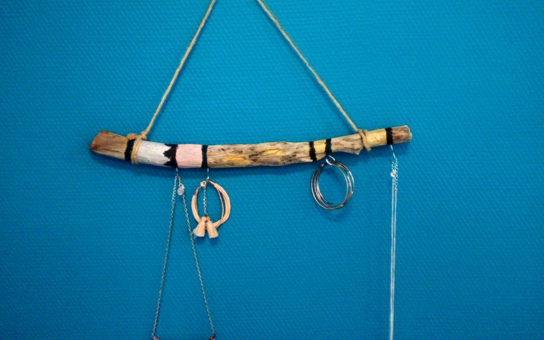 Atelier DIY : Fabriquer un porte-bijoux